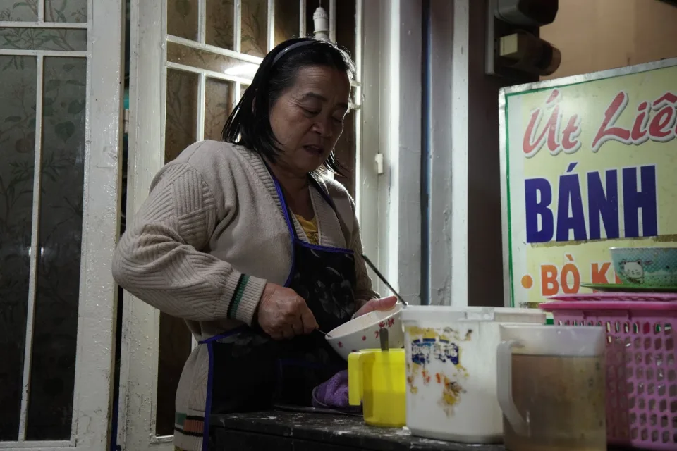 Bàn ăn tại Đồng Thanh Hùng